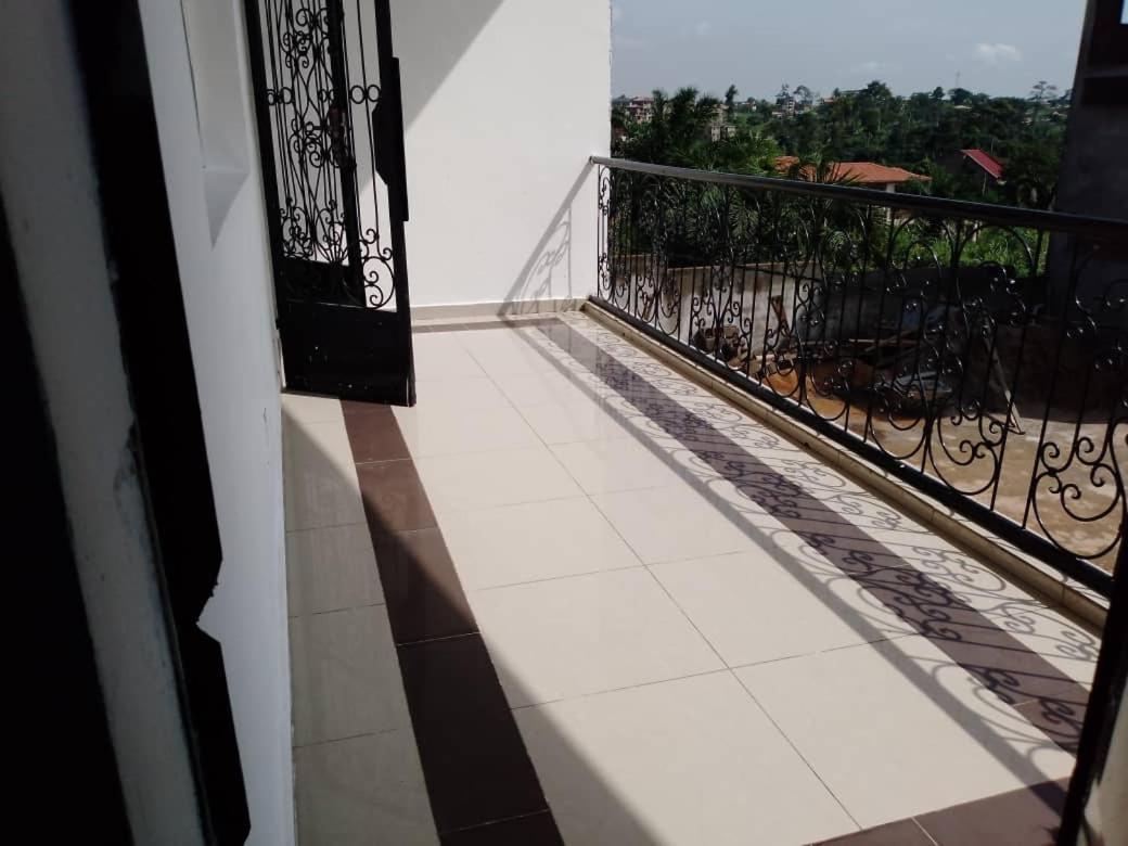 Résidence Rosalie Yaoundé Extérieur photo