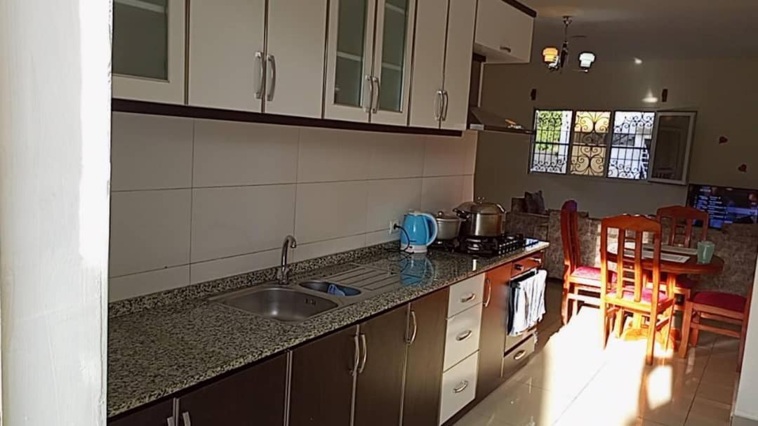 Résidence Rosalie Yaoundé Chambre photo